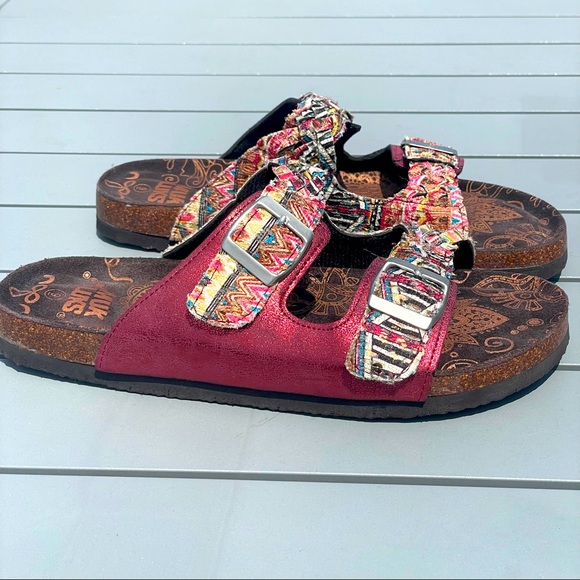 Muk Luks Sandals size 9 - Picture 2 of 6